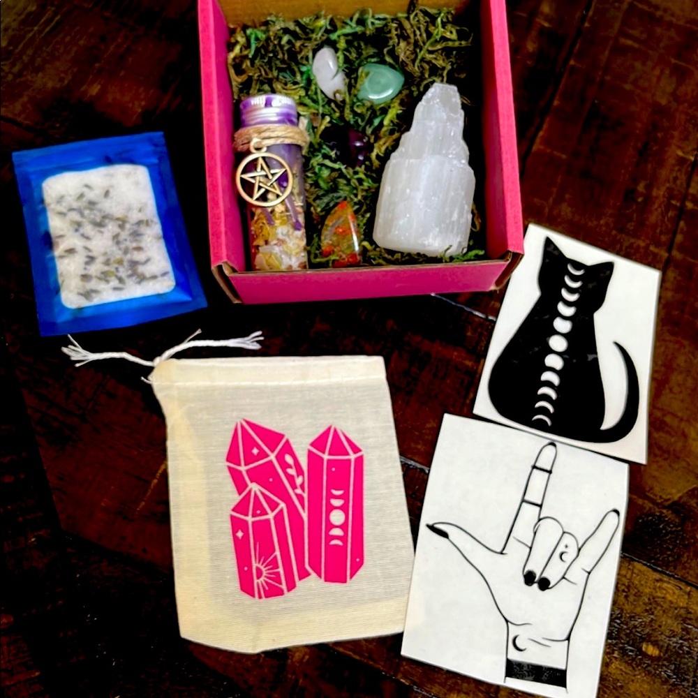Witchy Vibes mini crystal box